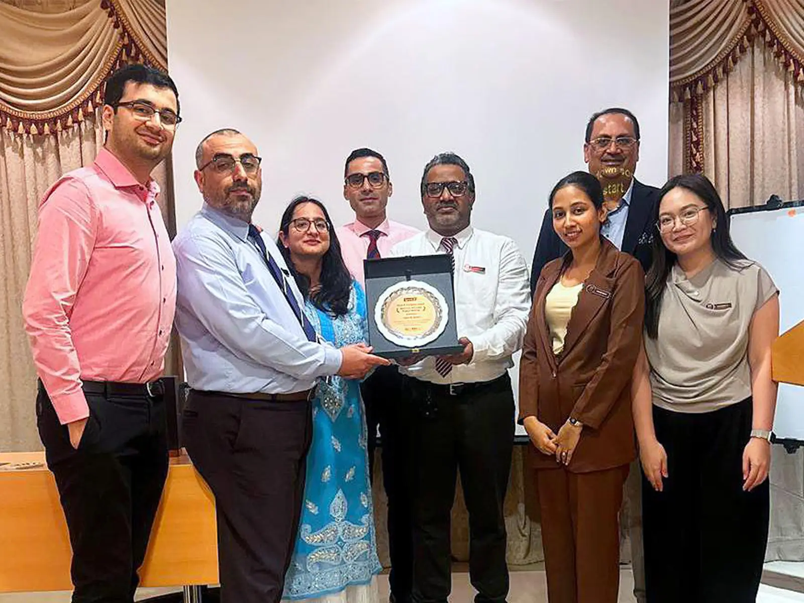 Team Aptech Qatar receives award